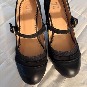 JG Black Heels size 8 1/2